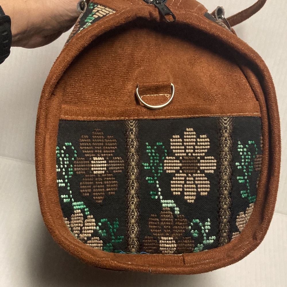 Vintage Floral Patterned Barrel Needlepoint Women's Bag - Picture 4 of 15